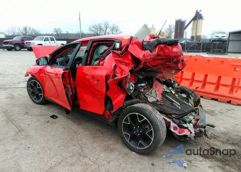 2014 Ford Focus Se z USA, uszkodzony, nr VIN 1FADP3F27EL440980